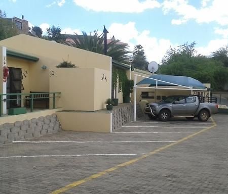 Hotel Pension Onganga Windhoek Esterno foto